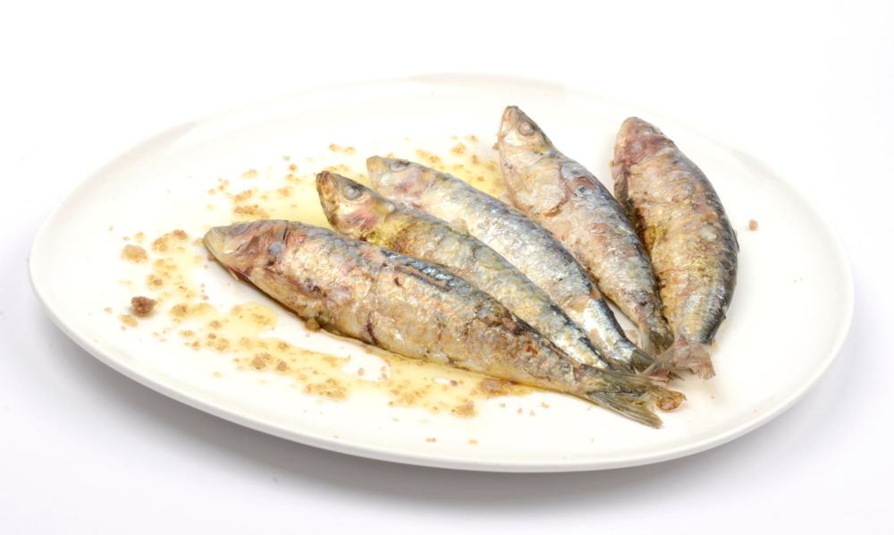 Sardinas a la sal de romero