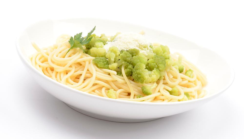 Spaghetti con brocoli y queso parmesano