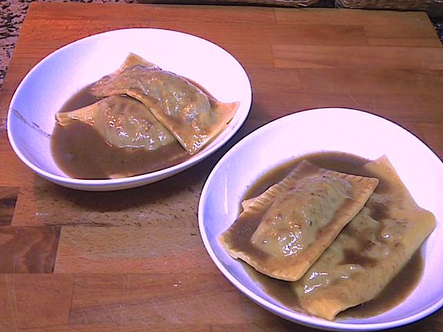 Ravioli de carrilleras marinadas en vino tinto